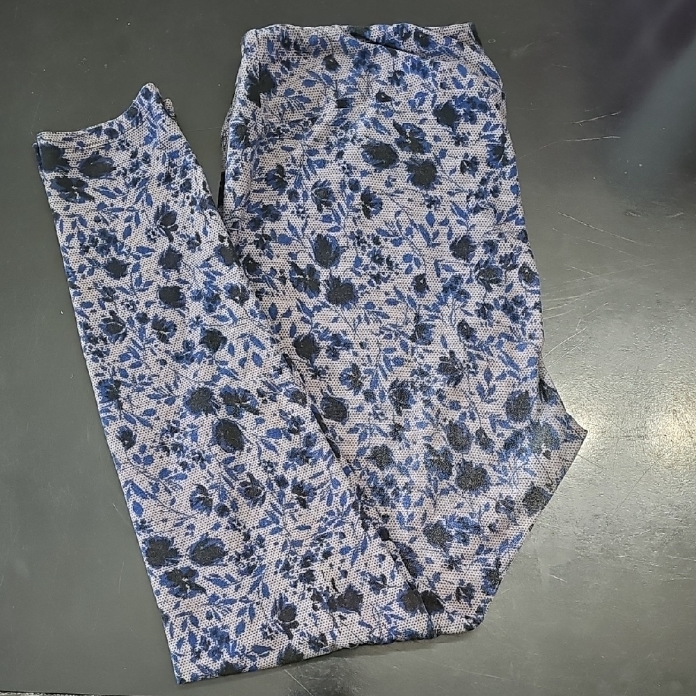 LuLaRoe Navy and Charcoal Patterned Leggings